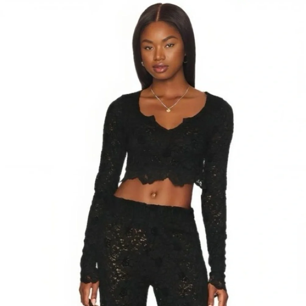 *NEW* Free People Cloud Ride Notch Lace Long sleeve Crop top, Black, size M